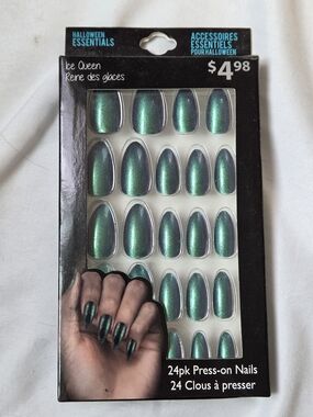 Ice Queen Green Iridescent Press-On Nails - 24 Pack